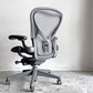 ハーマンミラー Herman Miller アーロンチェア デスクチェア リマスタード ライト Bサイズ グラファイトベース ビル・スタンフ ＆ ドン・チャドウィック ポスチャーフィット ■