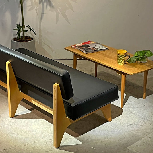 イデー IDEE ソリッドベンチ SOLID BENCH ソファ PVCレザー ブラック アッシュ材フレーム 参考価格￥199,900～ ●