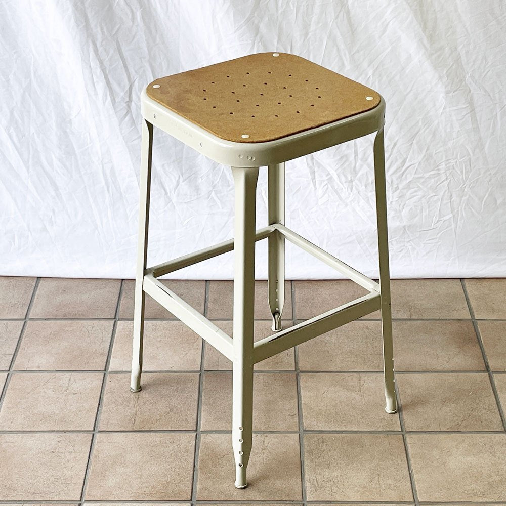 リオン LYON ファクトリー スツール FACTORY STOOL Lサイズ Putty White プレスウッドシート パシフィックファニチャーサービス P.F.S取り扱い A ◇