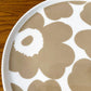 マリメッコ marimekko ウニッコ UNIKKO ラウンドプレート Φ20cm ベージュ マイヤ・イソラ Maija Isola フィンランド 北欧食器 ★