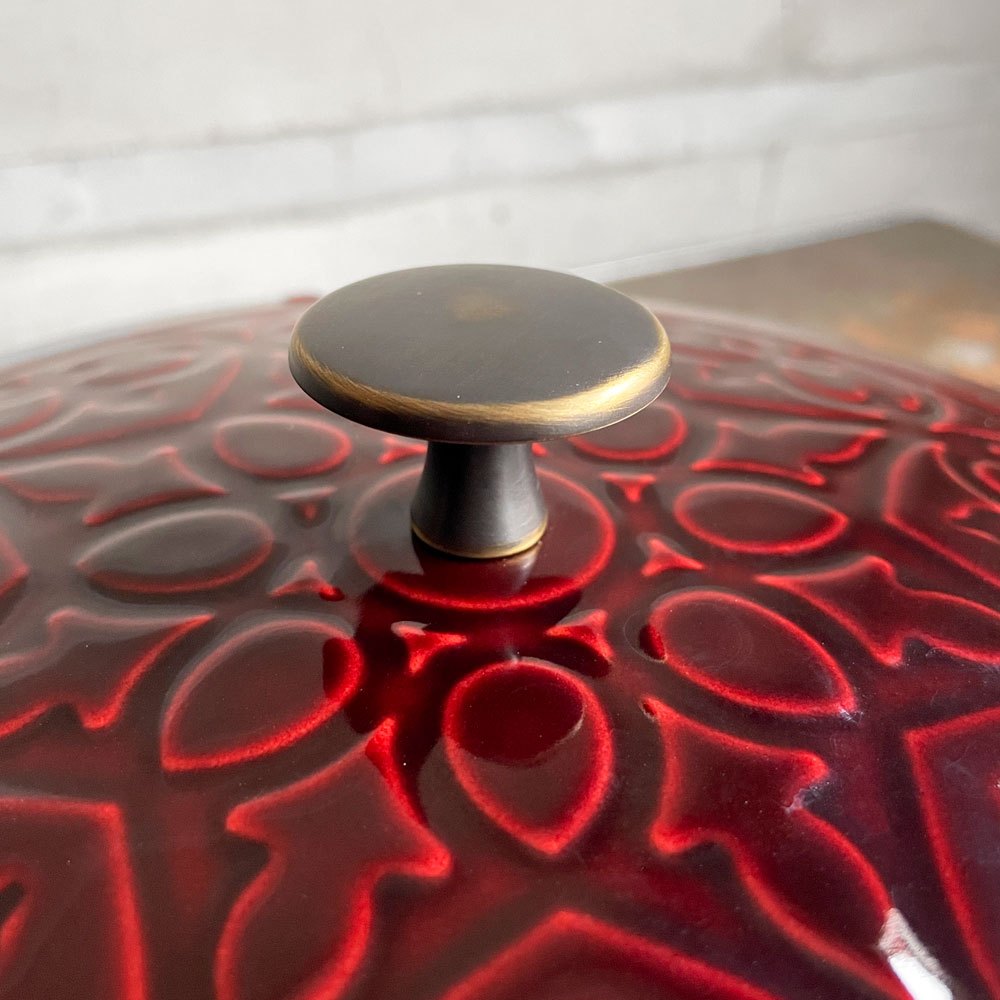 ストウブ Staub リリー シグネチャーココット グレナディンレッド 24cm 両手鍋 ホーロー鍋 IH対応 鋳物 フランス製 プロテクター付き ♪