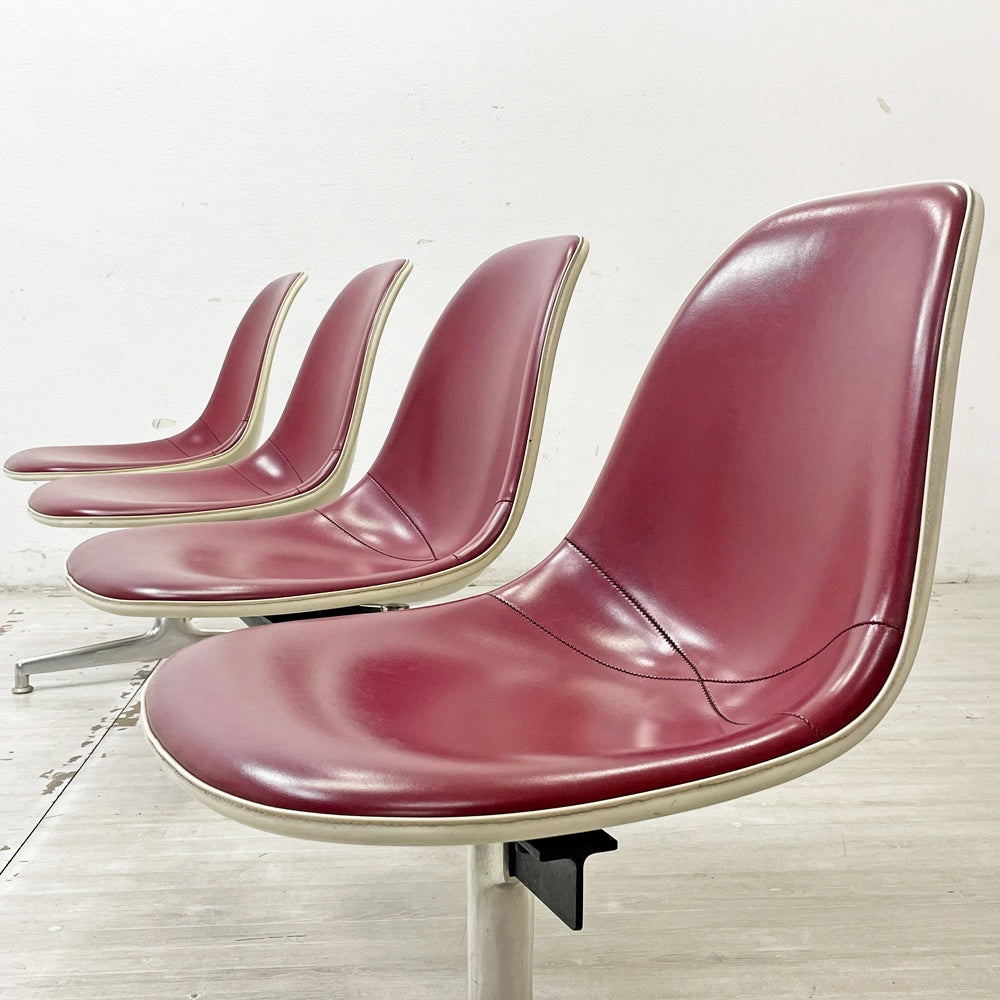 ハーマンミラー Herman Miller ビンテージ エアポートベンチ タンデムシート 4連 サイドシェル 3rd PVCレザー イームズ 希少 ●