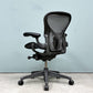 ハーマンミラー Herman Miller アーロンチェア デスクチェア リマスタード ライト Aサイズ グラファイトベース ビル・スタンフ ＆ ドン・チャドウィック ポスチャーフィット ◎
