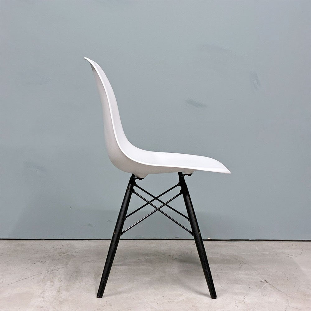 ハーマンミラー HermanMiller サイドシェルチェア ドゥエルレッグ DSW アルパイン × エボニー ポリプロピレン製 イームズ ミッドセンチュリー B ◎