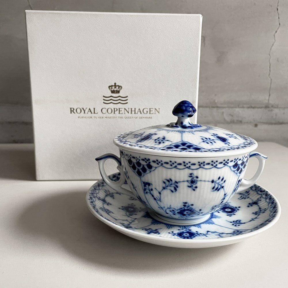ロイヤルコペンハーゲン ROYAL COPENHAGEN ブルーフルーテッド ハーフレース スープカップ&ソーサー 陶器 北欧食器 廃番 箱付き 未使用 B ♪