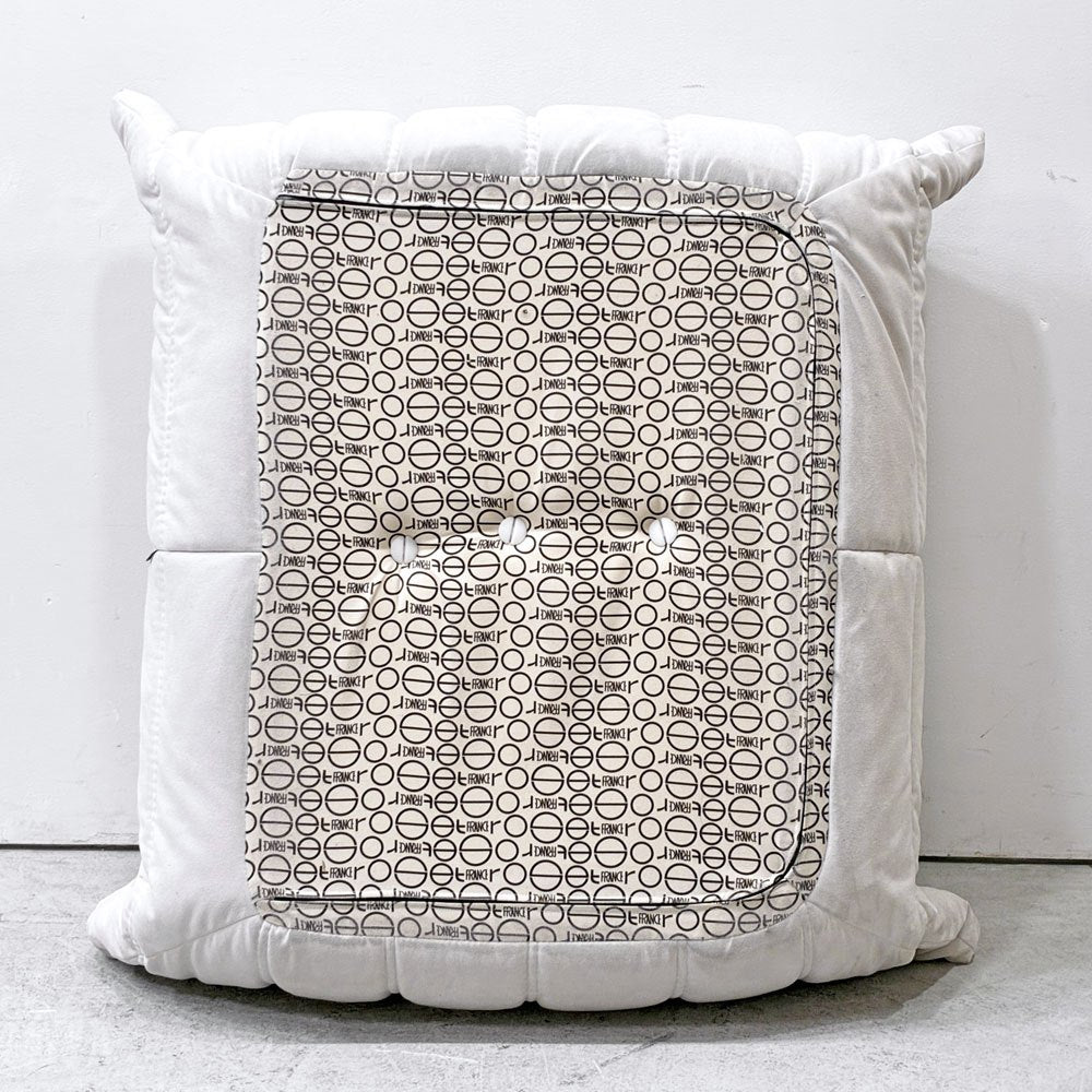 リーンロゼ ligne roset トーゴ パフ オットマン ウルトラスエード ホワイト ミッシェルデュカロワ Michel Ducaroy フランス家具 ●