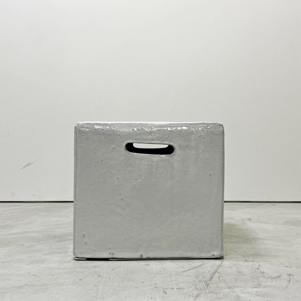 ジェルバゾーニ GERVASONI インアウト41 サイドテーブル Inout41 Side Table コーヒーテーブル スツール コンクリート パオラ・ナヴォーネ イタリア  ●