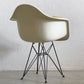 ハーマンミラー Herman Miller MFS製 アームシェルチェア FRP アプホルスター エッフェルベース ミッドセンチュリー イームズ ビンテージ 現状品 ◇