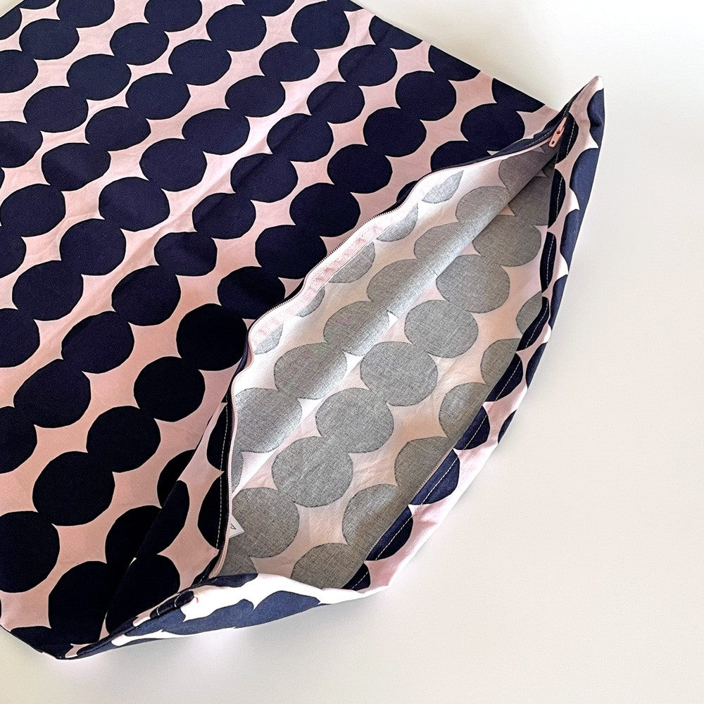 マリメッコ marimekko ラシィマット Rasyamatto クッションカバー ネイビー ピンク マイヤ・ロウエカリ コットン 廃番カラー 50×50cm 北欧 B ■