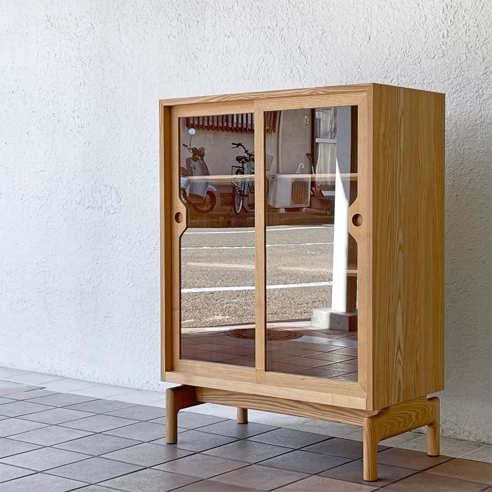 カンディハウス CONDE HOUSE タモ材 キャビネット 食器棚 飾り棚 引き戸 スライド扉 W72cm ナチュラルモダン 国産家具 ◇