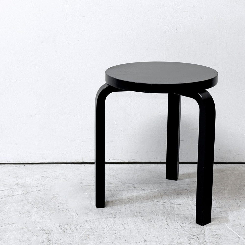 アルテック artek スツール60 オールブラック ラッカー 3本足 アルヴァ・アアルト フィンランド バーチ材 北欧家具 ●