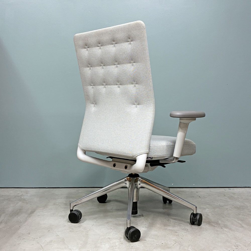 ヴィトラ vitra IDトリム ID Trim オフィスチェア デスクチェア ファブリックシート ライトグレー系 ハイバック 2Dアームレスト アントニオ・チッテリオ 参考定価￥209,000- ◎