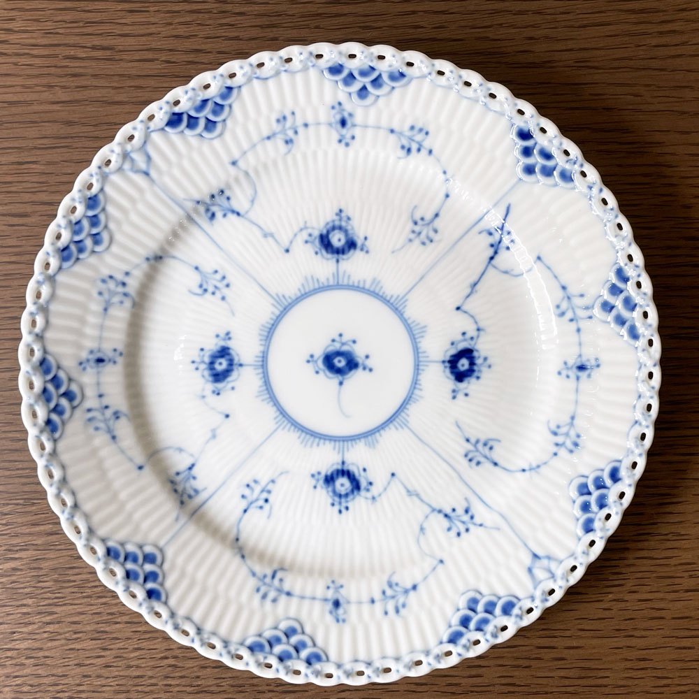 ロイヤルコペンハーゲン ROYAL COPENHAGEN ブルーフルーテッド フルレース プレート デンマーク 北欧食器 B ★