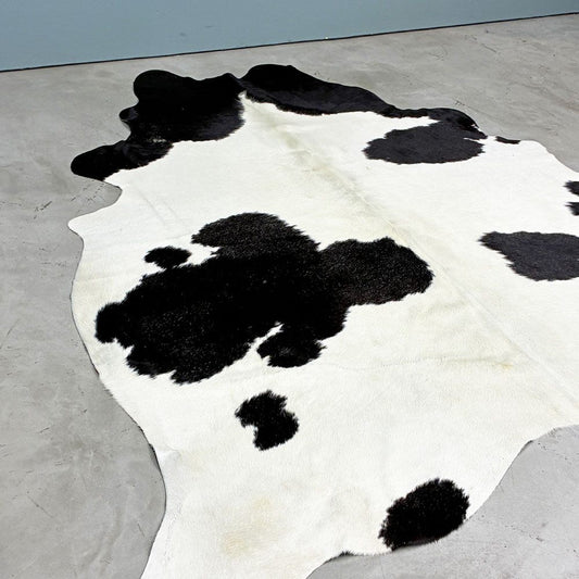 大判 カウラグ 牛革 カーペット ラグマット 毛皮 ハラコ 敷物 ブラック×ホワイト ◎