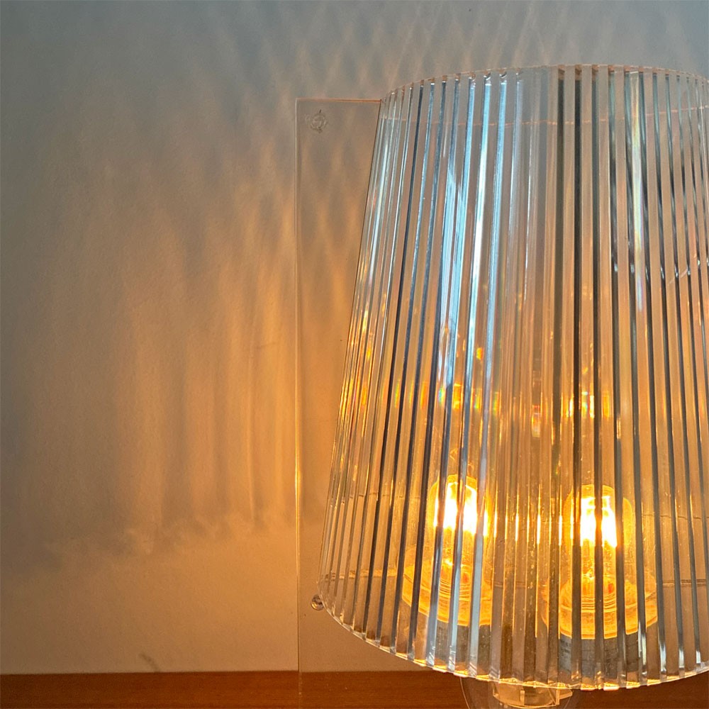 カルテル Kartell テイク TAKE テーブルランプ ポリカーボネート製 フェルーチョ・ラヴィアーニ Ferruccio Laviani スモーク イタリア ◎