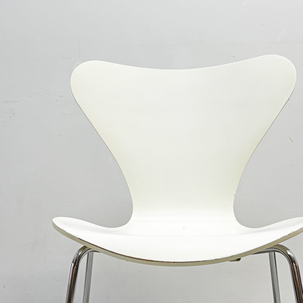 フリッツハンセン Fritz Hansen 3107 セブンチェア ホワイト ラッカー仕上げ スタッキング アルネ・ヤコブセン デンマーク 北欧家具 B ●