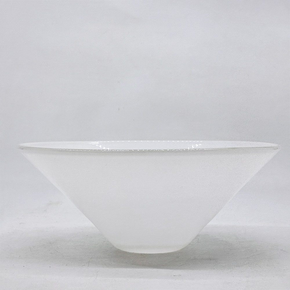 辻和美 Kazumi Tsuji 三角浅鉢 乳白色 ガラスボウル Φ16×7cm ファクトリーズーマー factory zoomer 現代作家 ●