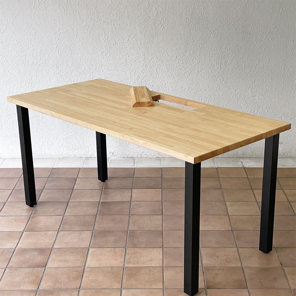 かなでもの KANADEMONO ザ・テーブル THE TABLE デスク ラバーウッド無垢材 W150xD70cm スチール スクエアバーレッグ シンプルトレイ付き ◇