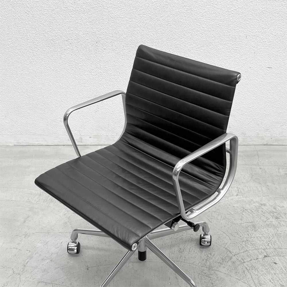ハーマンミラー Herman Miller イームズアルミナムグループチェア マネージメントチェア アルミバフベース ガス圧昇降 5本脚 キャスター 本革 〓