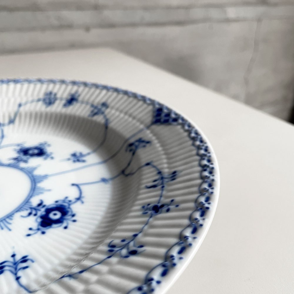 ロイヤルコペンハーゲン ROYAL COPENHAGEN ブルーフルーテッド ハーフレース ディーププレート 25.5cm 深皿 丸皿 陶器 北欧食器 廃番 美品 B ♪