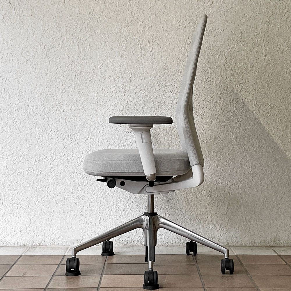 ヴィトラ vitra IDトリム ID Trim オフィスチェア デスクチェア ファブリックシート ライトグレー系 ハイバック 2Dアームレスト アントニオ・チッテリオ 参考定価￥209,000- ◇