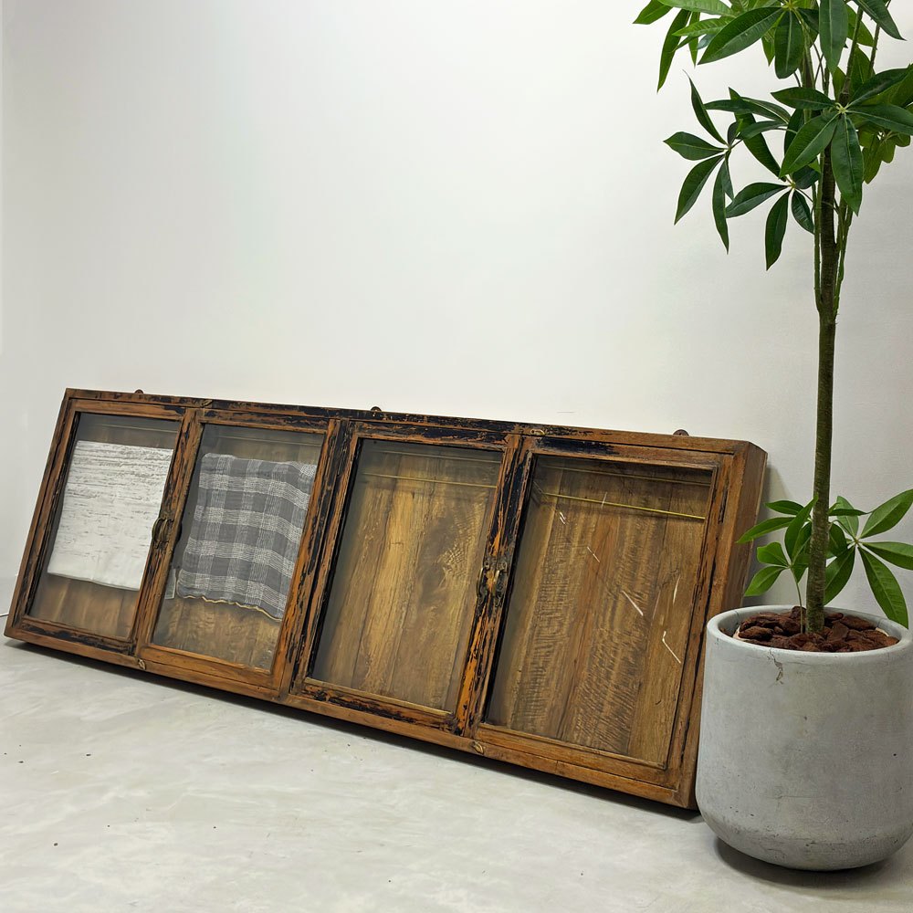 古材 ウォールディスプレイキャビネット 横型 開き戸 ネクタイ・アクセサリーハンガー付き コレクションケース 壁掛け収納 店舗什器 ●