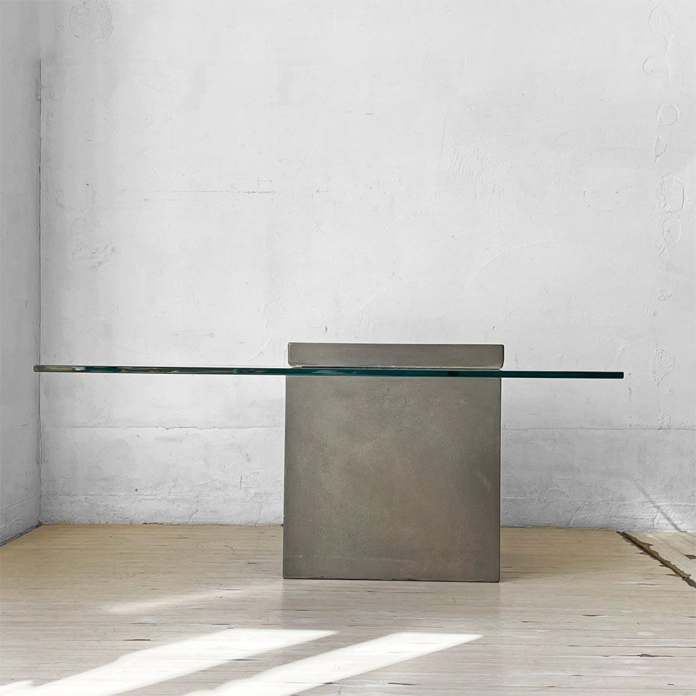 モーダエンカーサ moda en casa フライングテーブル FLYING TABLE コンクリートベース ガラス ローテーブル 定価 ￥74,800- ★