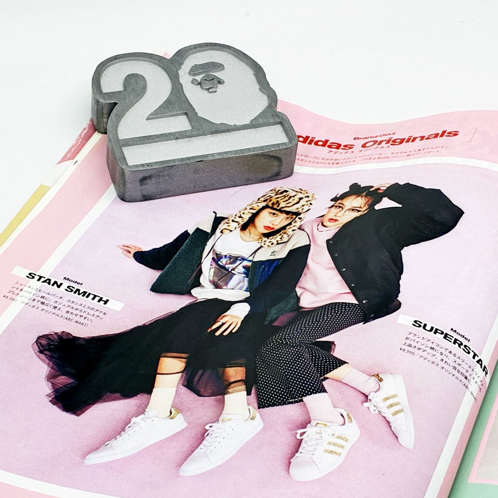 アベイシングエイプ A BATHING APE BAPE ペーパーウエイト 文鎮 APE 20th Anniversary ノベルティ 非売品 希少 ●