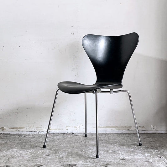 フリッツハンセン Fritz Hansen セブンチェア ブラックラッカー アルネ・ヤコブセン スタッキングチェア デンマーク 1997年製 B ■