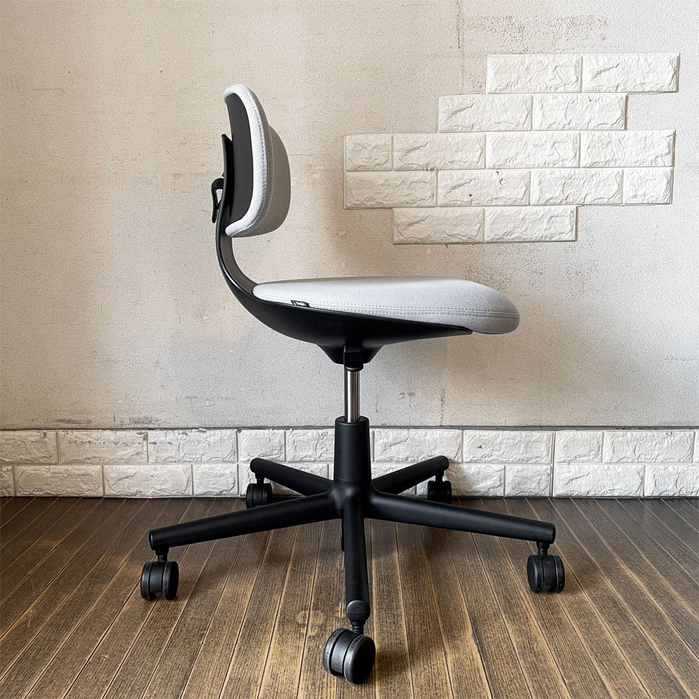 ヴィトラ vitra ルーキー Rookie デスクチェア キャスターチェア ライトグレーファブリック ×ディープブラック 高さ調整可 コンスタンチン・グルチッチ 定価￥78,100- ◎