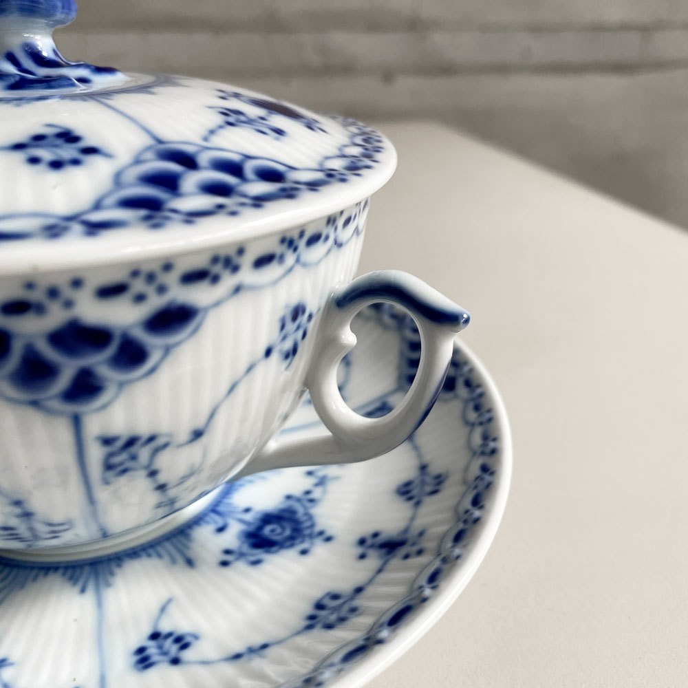 ロイヤルコペンハーゲン ROYAL COPENHAGEN ブルーフルーテッド ハーフレース スープカップ&ソーサー 陶器 北欧食器 廃番 箱付き 未使用 B ♪