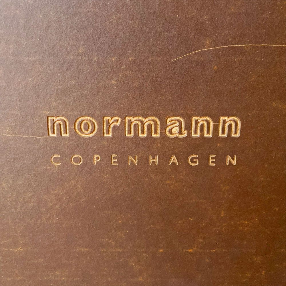 ノーマンコペンハーゲン normann COPENHAGEN フォーム Form ダイニングテーブル Simon Legald リノリウム天板 デンマーク 北欧家具 参考定価約30万円 ★