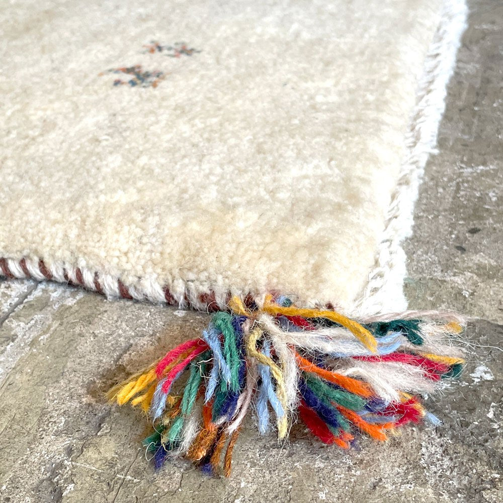 手縫い ギャッベ gabbeh 絨毯 ラグ カーペット アイボリー 145×86cm 鹿モチーフ ■