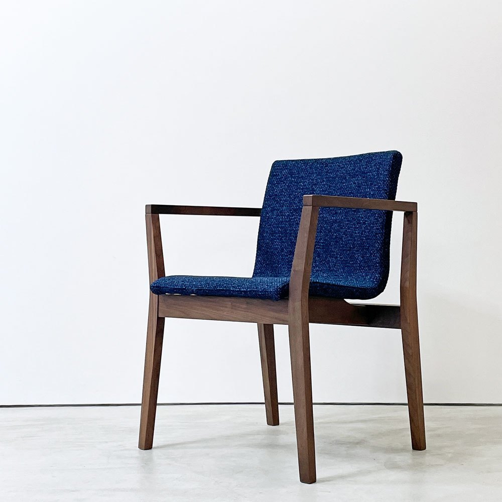 ニッポネア NiPPONAIRE マツカゼ ダイニングチェア アームチェア ウォールナット材 関家具 展示未使用品 ●