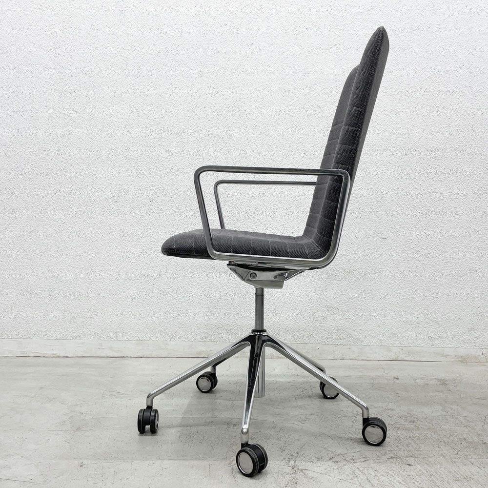 アンドリューワールド Andreu World フレックス エグゼクティブ Flex Executive インターミディエイトバック アームチェア デスクチェア アルミ キャスターベース ガス圧昇降 参考価格 ¥295,460- A 〓