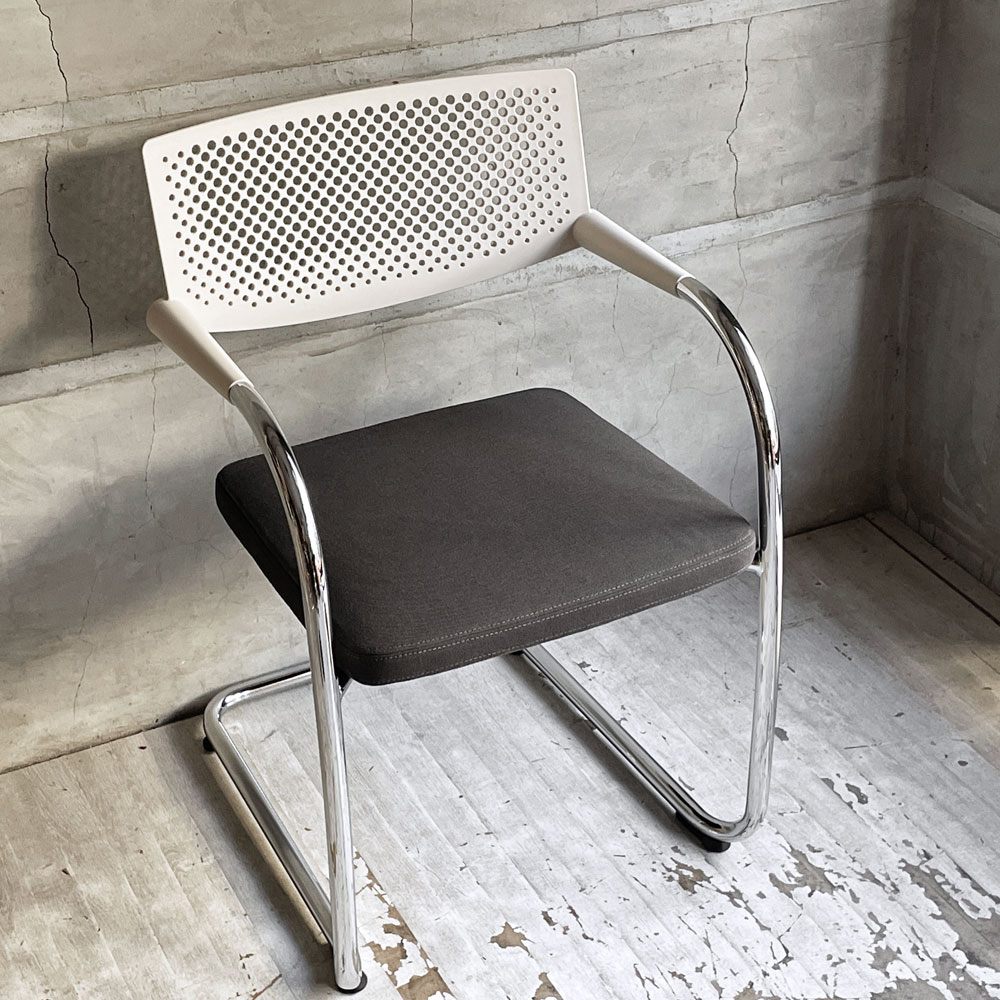 ヴィトラ vitra ビザビ2 Visavis2 アームチェア デスクチェア ホワイト/グレー カンティレバー スタッキング可能 アントニオ・チッテリオ ♪