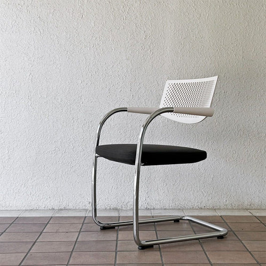 ヴィトラ vitra ビザビ2 Visavis2 アームチェア デスクチェア ホワイト/グレー系 カンティレバー スタッキング可能 アントニオ・チッテリオ A ◇