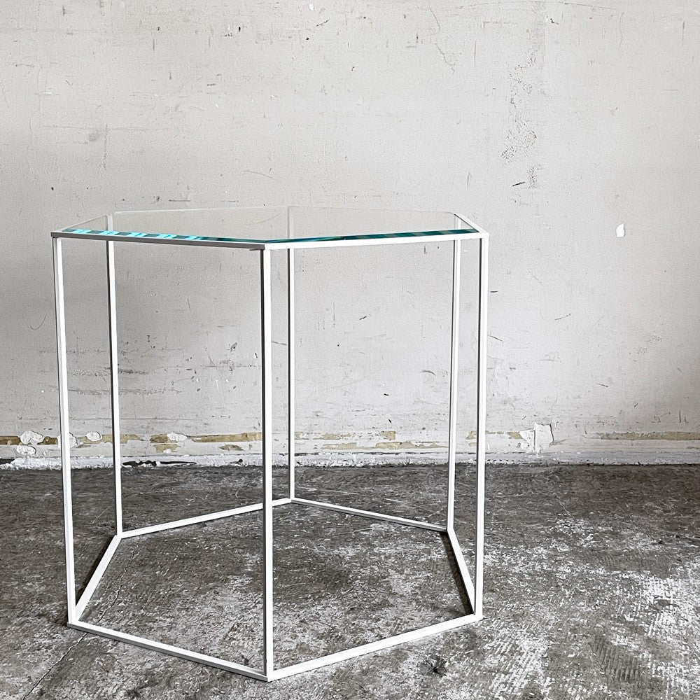 カッシーナイクスシー Cassina ixc. ヘキサゴン トリス HEXAGON TRIS 691 サイドテーブル ハイ デサルト ホワイト×クリアガラス DESALTO ホワイト×クリアガラス 吉岡徳仁 受注輸入品 定価￥308,000- ■