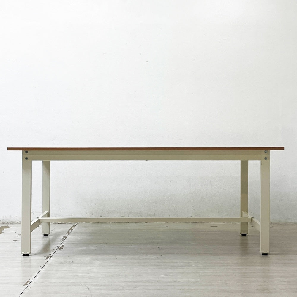 サカエ 軽量作業台 ダイニングテーブル ワーキングデスク アイボリー W180cm メラミン天板 アジャスター付 ●