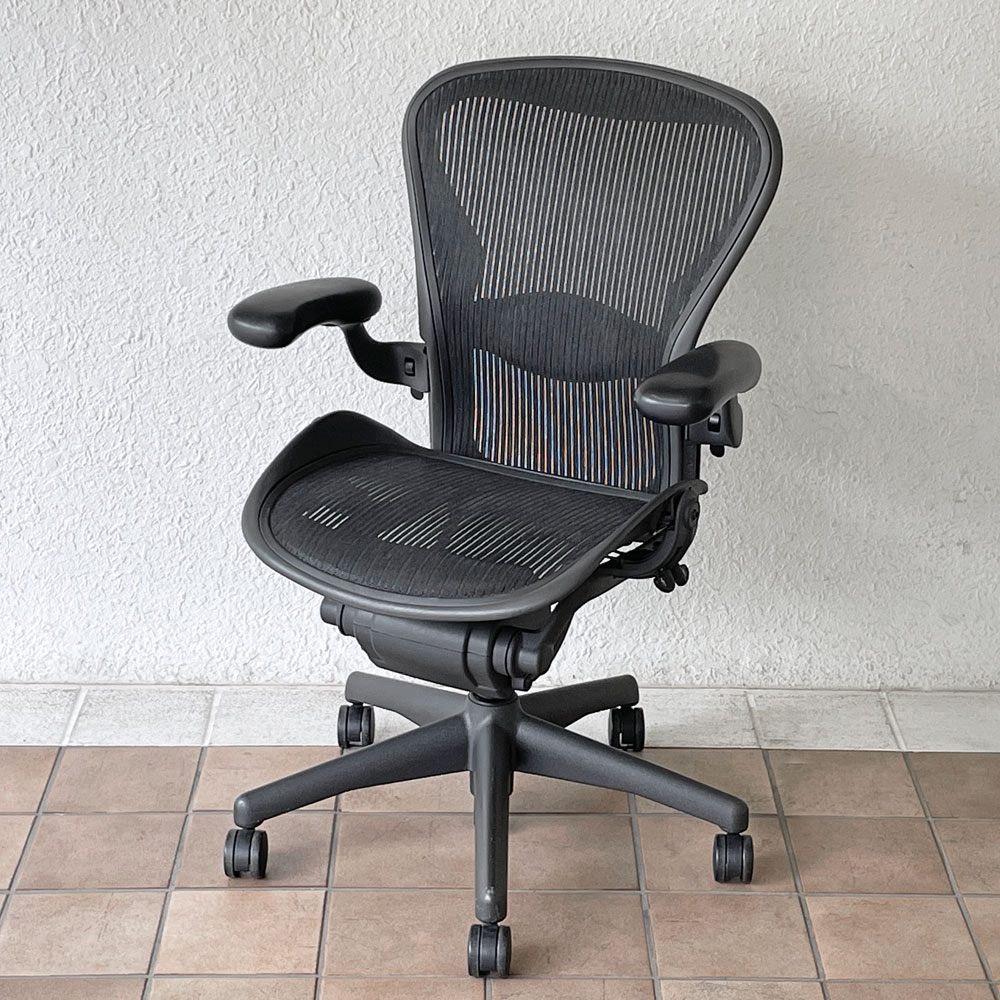 ハーマンミラー Herman Miller アーロンチェア Bサイズ ランバーサポート フル装備 グラファイトベース ビル・スタンフ ＆ ドン・チャドウィック ◇