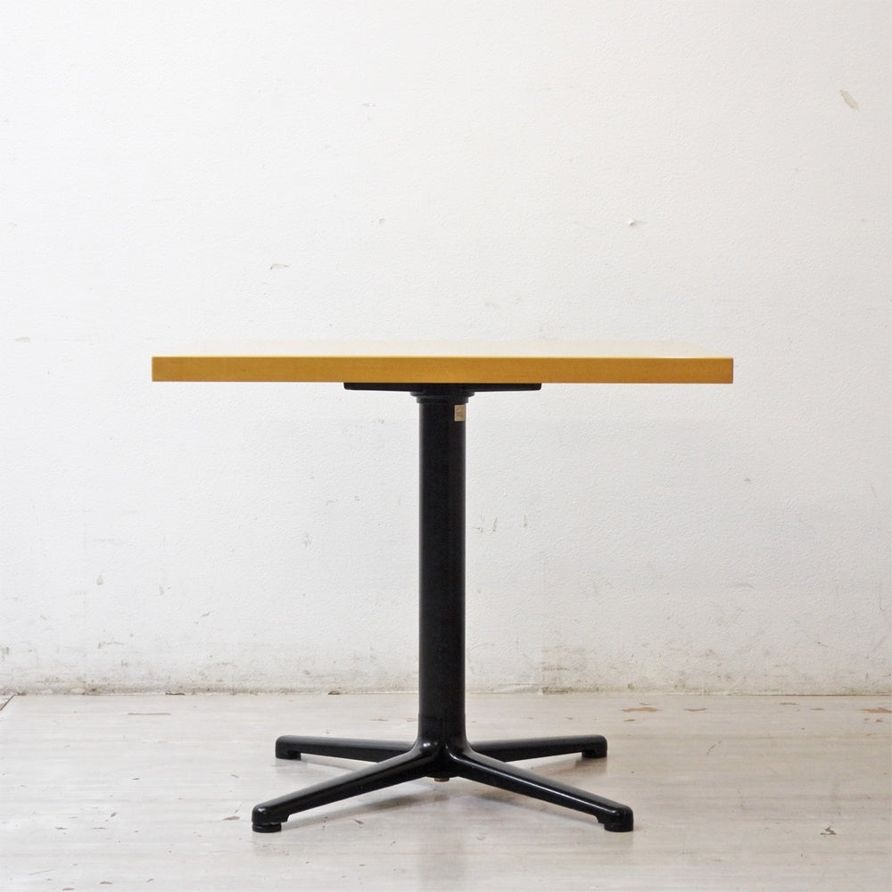 ホテルオークラ東京 別館 Hotel Okura カフェ カメリア 使用 カフェテーブル ダイニングテーブル W85cm ●