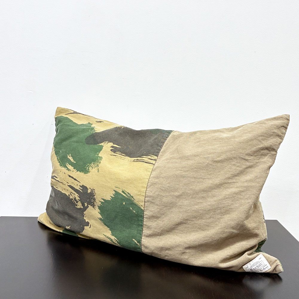 バッシュ BasShu ミリタリー風 ロングクッション カモフラージュ柄 迷彩 カーキ バイカラー コットンキャンバス 45×75cm ●