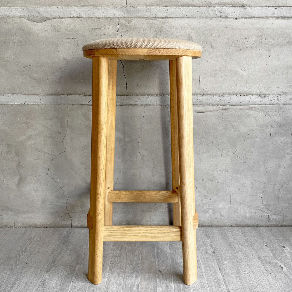 カリモク ニュースタンダード KARIMOKU NEW STANDARD アーカイブ バースツール パッド ロー ARCHIVE BARSTOOL PAD LOW ハイスツール ファブリック ベージュ ナラ材 定価¥58,850- ♪