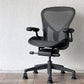 ハーマンミラー Herman Miller アーロンチェア デスクチェア リマスタード ライト Bサイズ グラファイトベース ビル・スタンフ ＆ ドン・チャドウィック ポスチャーフィット ◇