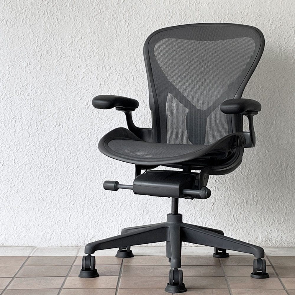 ハーマンミラー Herman Miller アーロンチェア デスクチェア リマスタード ライト Bサイズ グラファイトベース ビル・スタンフ ＆ ドン・チャドウィック ポスチャーフィット ◇