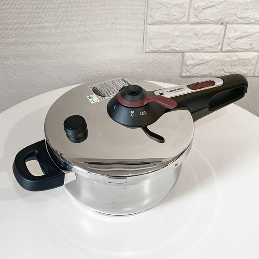 タッパーウェア Tupperware 圧力鍋 Pressure Cooker 4.5L すのこ 三脚付き ステンレス ドイツ製 定価 45,000円 ◎