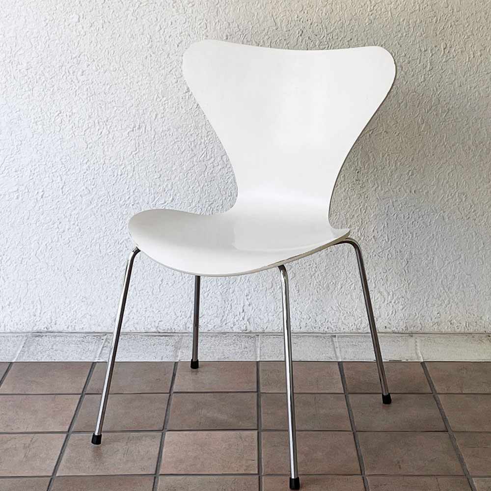 フリッツハンセン Fritz Hansen 3107 セブンチェア ラッカー ホワイト スタッキング アルネ・ヤコブセン デンマーク 北欧家具B ◇
