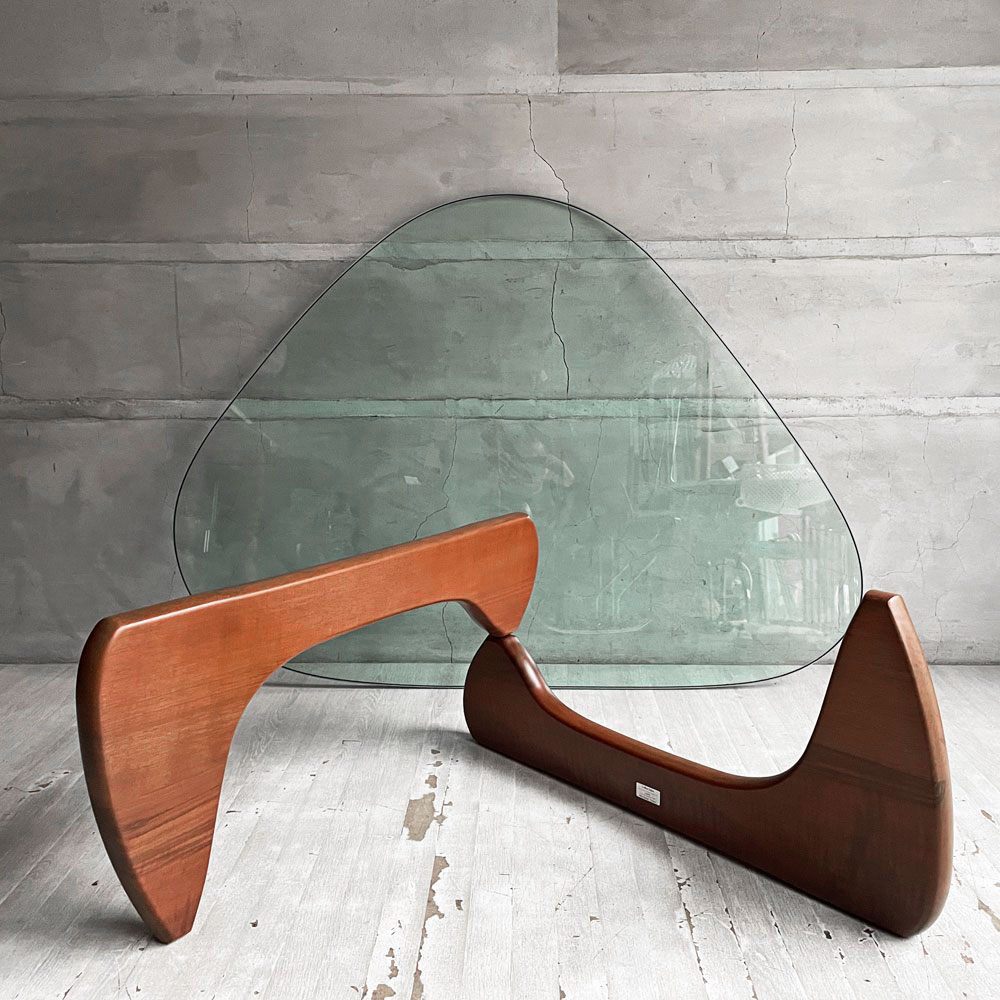ヴィトラ vitra コーヒーテーブル Coffee Table イサムノグチ Isamu Noguchi ガラス天板 厚19mm ウォールナットフレーム ミッドセンチュリー 名作  参考定価￥514,800- ♪