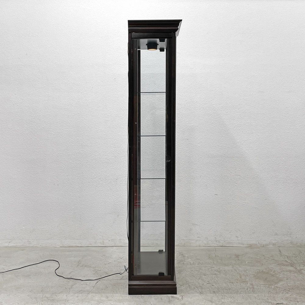 ガラス キュリオケース 飾り棚 ガラスキャビネット ディスプレイ 照明付き 棚板4枚 クラシカルデザイン H200 〓