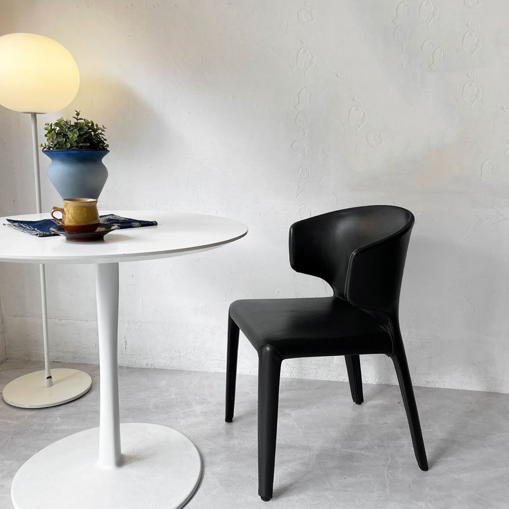 カッシーナ Cassina オラ 367 HOLA アームチェア 本革 ハンス・ウェッツスタイン モダン イタリア 定価￥429.000- ★